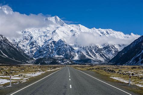 Driving the Scenic Road to Mount Cook - See the South Island NZ Travel Blog