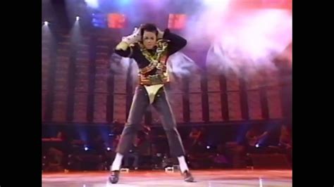 Michael Jackson Dangerous Tour Amazing Dance Moves - YouTube