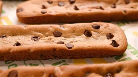 Subway's footlong cookie coming soon to restaurants - WNKY News 40 Television