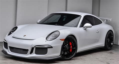 Carrera White 2015 Porsche 911 GT3 is a Subtle Showstopper