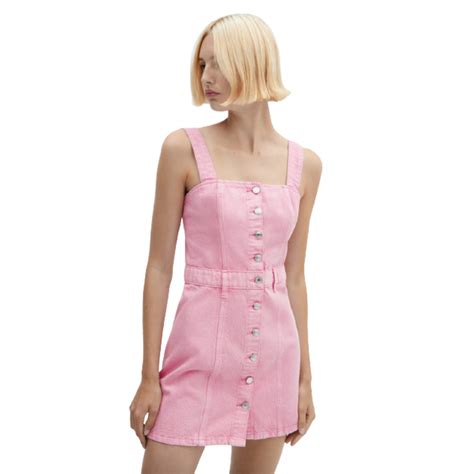 8 Best Barbie Pink Dresses for Halloween and Beyond