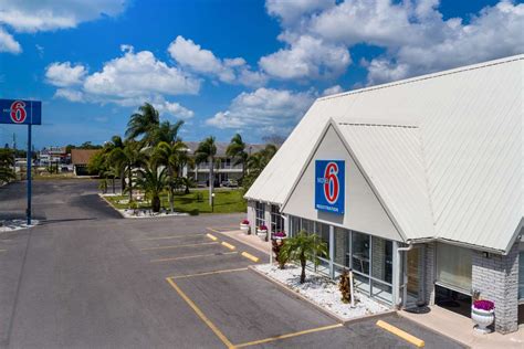 Studio 6 Extended Stay Hotel Englewood, FL - See Discounts