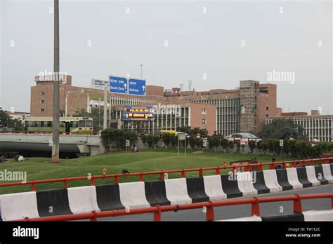 Aiims building hi-res stock photography and images - Alamy