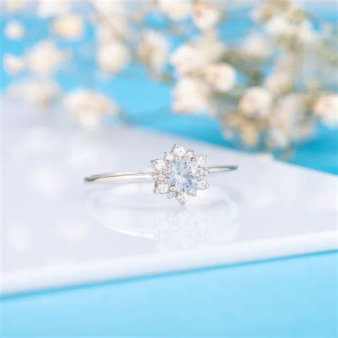 The Best Engagement Ring Styles For Thin Fingers – YourAsteria