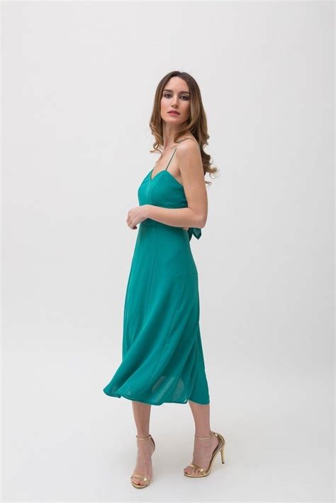 Vestido TRAPECIO Verde Formentera - Vestidos y monos - OUTLET | Pantalones de fiesta, Vestidos ...