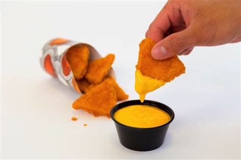 FAST FOOD NEWS: Taco Bell Naked Chicken Chips - The Impulsive Buy