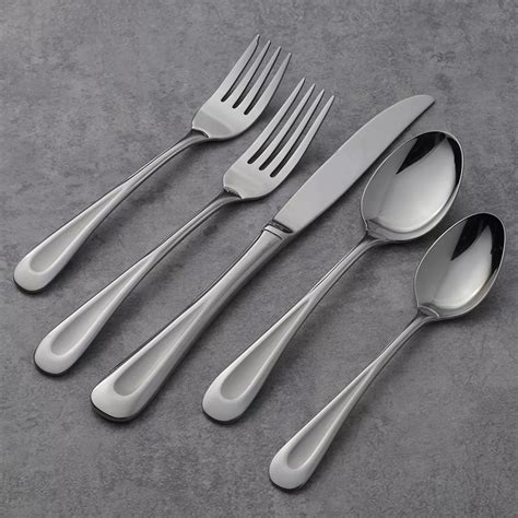 Oneida - Oneida Satin Sand Dune 45 piece, Service for 8