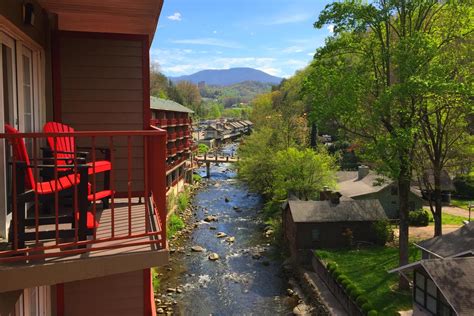 Baymont by Wyndham Gatlinburg On The River | Gatlinburg, TN Hotels