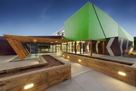 Deakin Trade Training Centre / Y2 Architecture | ArchDaily