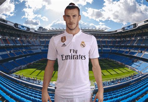 Gareth Bale GIFs - Get the best GIF on GIPHY