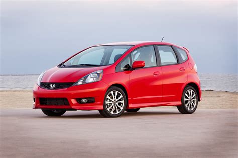 2013 Honda Fit Review | VroomGirls | Best Car Site for Women