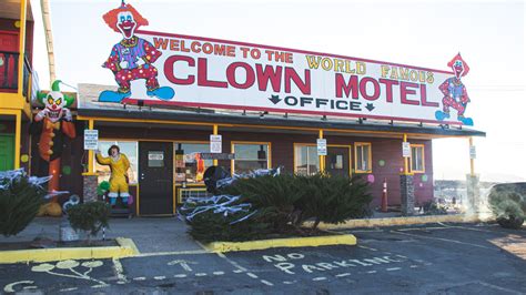 Exploring Our Backyard: Come inside the World Famous Clown Motel