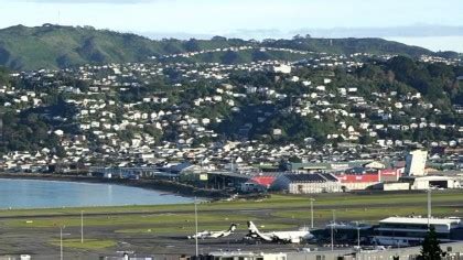 Wellington - Lyall Bay, Wellington Airport, New Zealand - Webcams