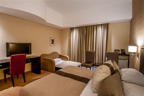 The Paxton Hotel | Get the Best Accommodation Deal - Book Self-Catering or Bed and Breakfast Now!