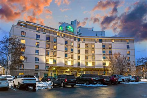 La Quinta Inn & Suites Somerville, MA - See Discounts