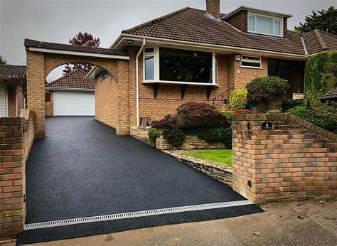 Tarmac Driveways Ringwood | Tarmac and Resin | C.W. Stanley