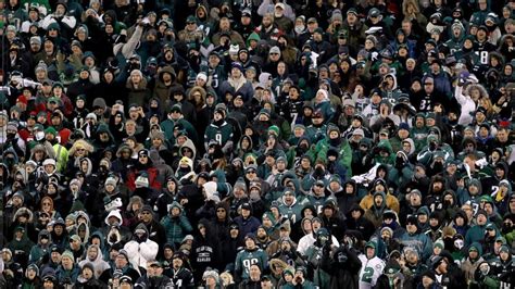 When did Eagles fans throw snowballs at Santa? Remembering the infamous ...