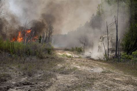 La. National Guard engineers aid wildfire relief efforts in western Louisiana – Louisiana ...