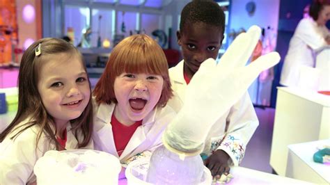 CBeebies - Nina and the Neurons: In the Lab, Popcorn Pops