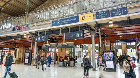 eurostar-arrival-area-signs-gare_du_nord - Paris by Train