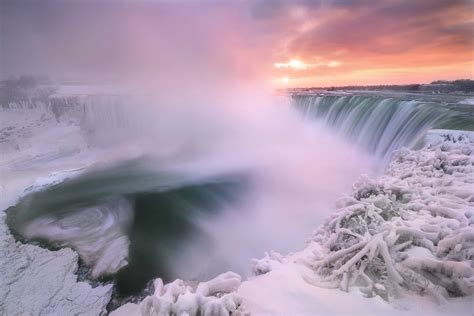 Niagara falls in winter wallpaper | Happywall