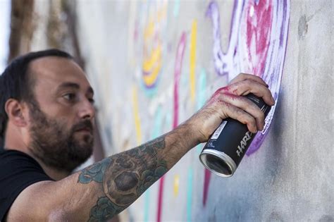 Vitó draws an interview for ISSA - I Support Street ArtI Support Street Art