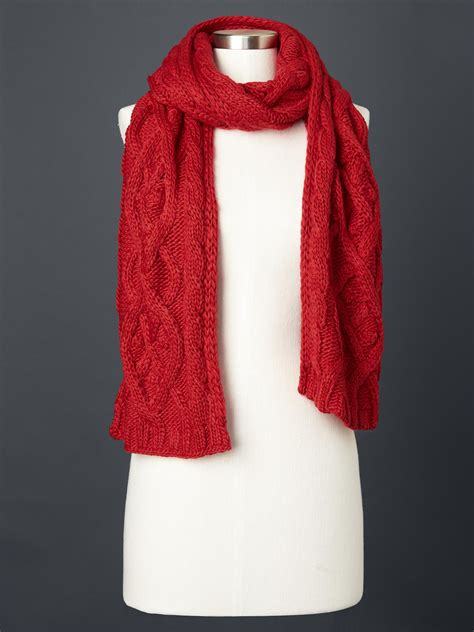 Gap Solid Cable Knit Scarf in Red (modern red) | Lyst