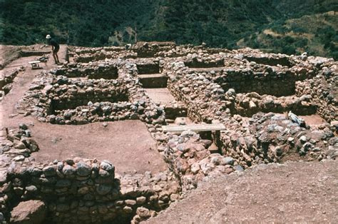 Mycenaean Residential Architecture: Palaces and Ordinary Housing