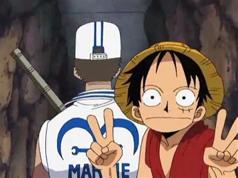 Luffy, Marine, funny, peace signs; One Piece | One piece luffy, One piece meme, One piece pictures