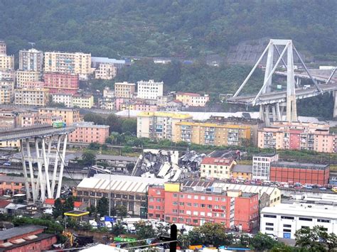 At least 35 dead after cars plunge off collapsed bridge in Italy: Officials - ABC News