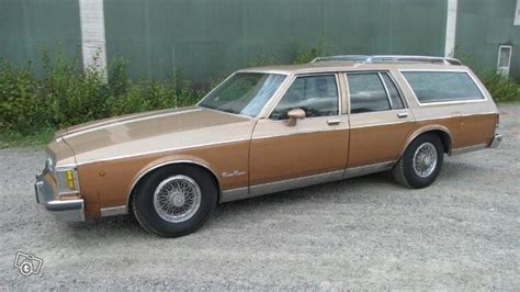 1981 Oldsmobile Custom Cruiser - Information and photos - MOMENTcar