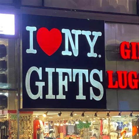 New York City Souvenirs + Gifts (Tips from Previous Visitors)