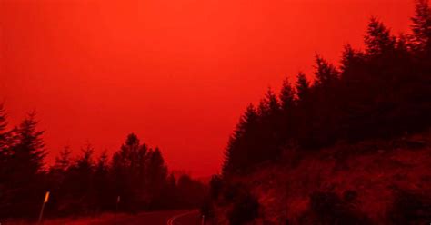 Wildfire photos and videos show "apocalyptic" red and orange skies ...