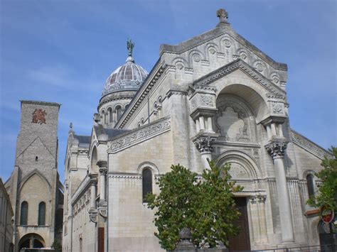 Tertullus De GâTinais | St martin of tours, Martin of tours, Basilica