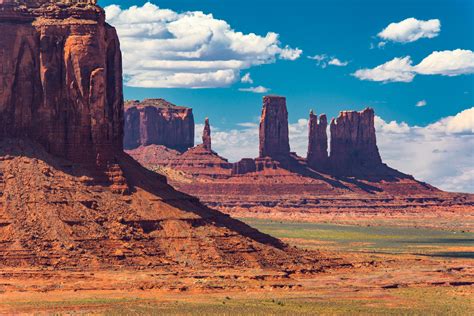 Depth in Monument Valley, Arizona. [3000x2000] [OC] : r/EarthPorn