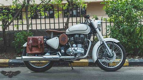 This Customised Royal Enfield Bullet 500 Gets Aristocratic Styling