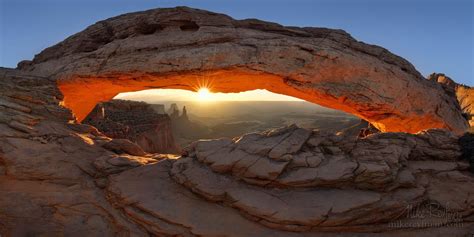 Sunrise at Mesa Arch. Canyonlands National Park near Moab, Utah, USA… Sunrise Landscape ...