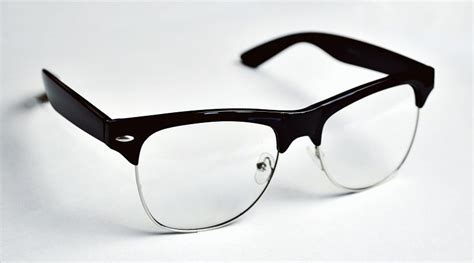 Which Frames Are Best For Progressive Lenses | Webframes.org