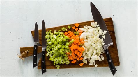 Chopped vs Diced vs Minced: Differences and How-to Guide - HDMD Knives Blog