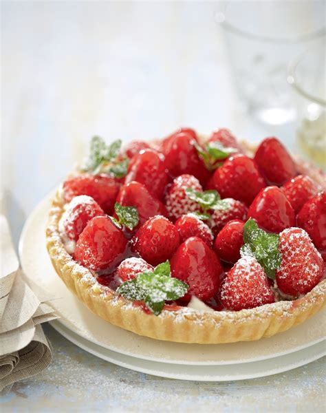 Recette tarte fraises-fraises confites - Marie Claire