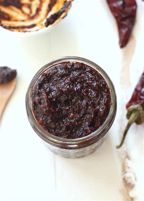 Nam Prik Pao (Thai Chili Paste) - Vegetarian Recipe