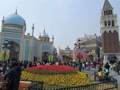 Blood, rice and noodles: Everland - Korea's Biggest Theme Park