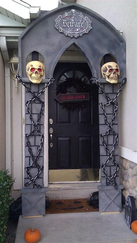 31 Ideas Halloween Decorations Door for Warm Welcome