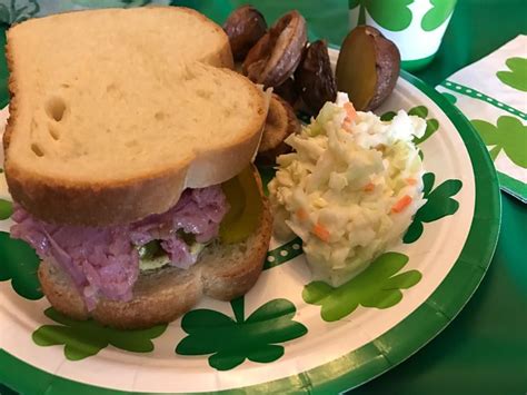 Corned Beef Sandwich with coleslaw & red potatoes | Beef sandwich, Corned beef sandwich, Food