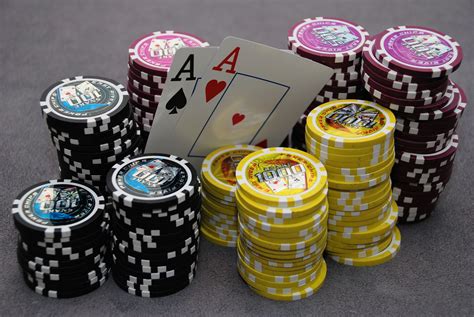 Poker Chips Wallpaper - WallpaperSafari