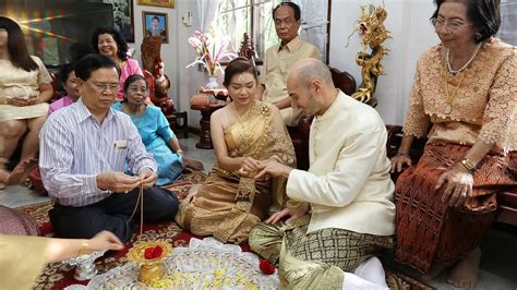 The Traditional Thai Wedding Ceremony - YouTube