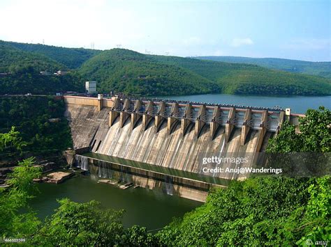 Srisailam Dam High-Res Stock Photo - Getty Images