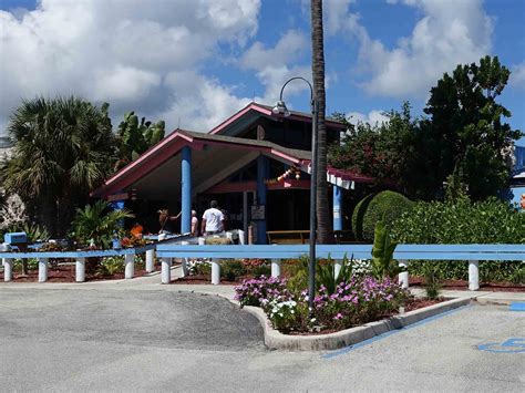 Manatee Island Bar and Grill — Florida Beach Bar