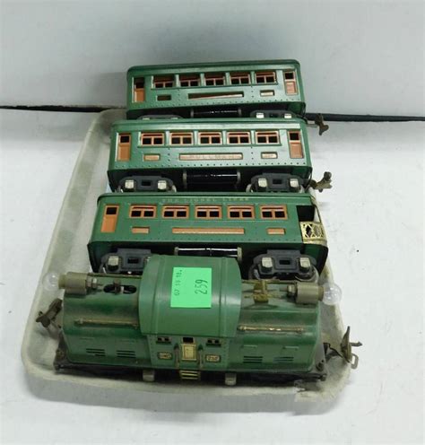 Lionel Prewar Engine & Train Cars