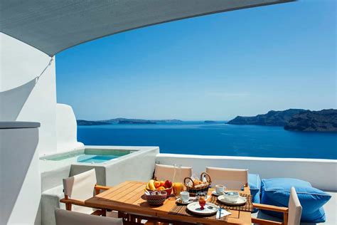 [UPDATED] 30+ Dreamy Airbnb Santorini Vacation Rentals (Nov 2020)